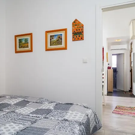 Luka Apartment *